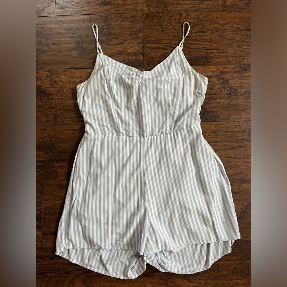 Aeropostale romper, size XL